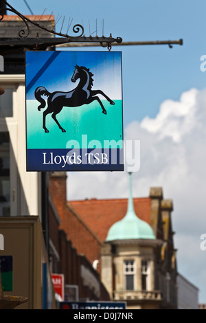 Un Lloyds TSB Bank firmare in un high street in Inghilterra. Foto Stock