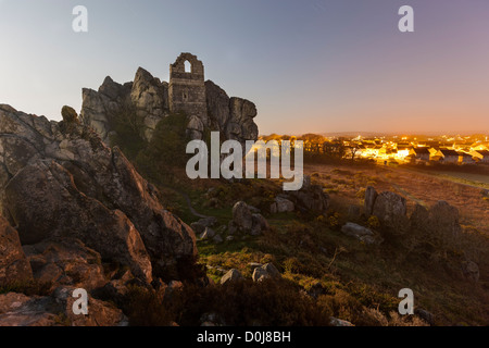 Rovinato cappella di San Michele risalente al 1409, Roche sperone di roccia. Cornovaglia, England, Regno Unito, Europa Foto Stock