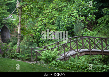 Il ponte a Armadale Giardini di Castello sull'Isola di Skye. Foto Stock