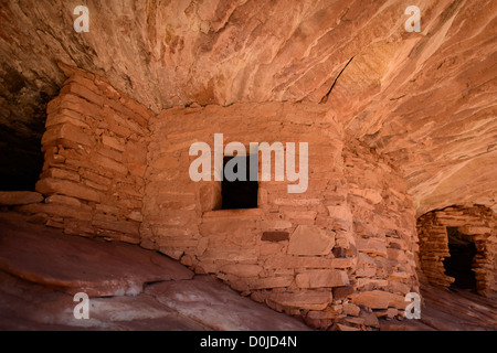 Firehouse rovina Anasazi indiani in Mule Canyon Foto Stock