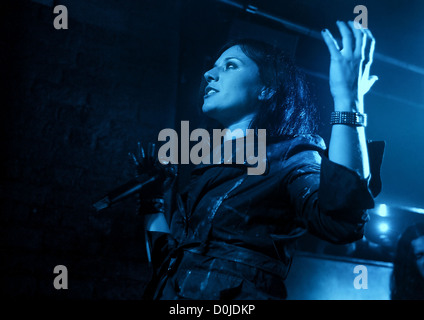 Cristina Scabbia dei lacuna coil di eseguire a Liverpool O Academy. Liverpool, in Inghilterra Foto Stock