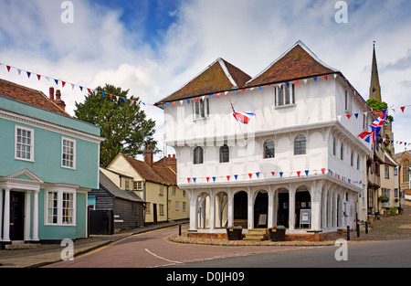 Il XV secolo Guildhall in Thaxted decorate con bunting. Foto Stock