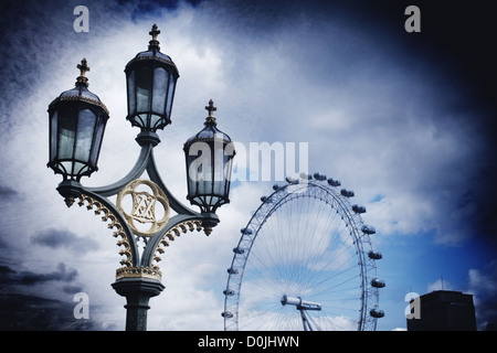 Londra Millennium Wheel da Westminster Bridge Foto Stock