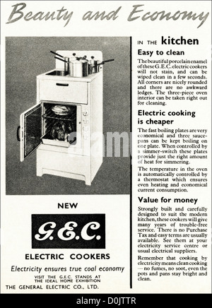 Originale degli anni cinquanta vintage annuncio stampa dalla rivista inglese pubblicità GEC cucine elettriche circa 1953 Foto Stock