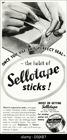 Originale degli anni cinquanta vintage annuncio stampa dalla rivista inglese pubblicità Sellotape circa 1953 Foto Stock