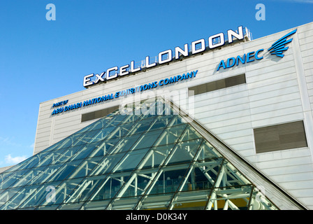 Esterno di ExCeL Londra centro esposizioni e conferenze. Foto Stock