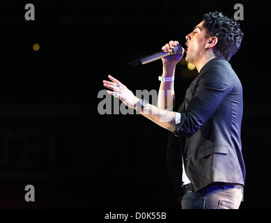 Ian Watkins di perso profeti " Benvenuti in Galles in concerto al Millennium Stadium, celebrando la Ryder Cup di scena in Foto Stock