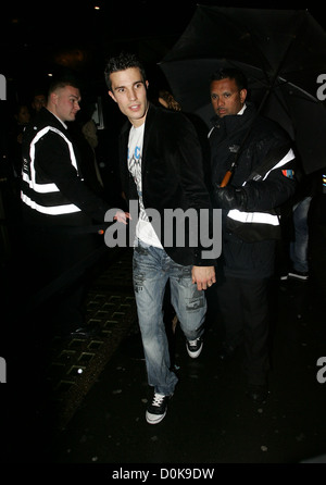 Il calciatore Robin van Persie di Arsenal lasciando il Whisky Mist night club. Londra, Inghilterra - 05.10.10 Foto Stock