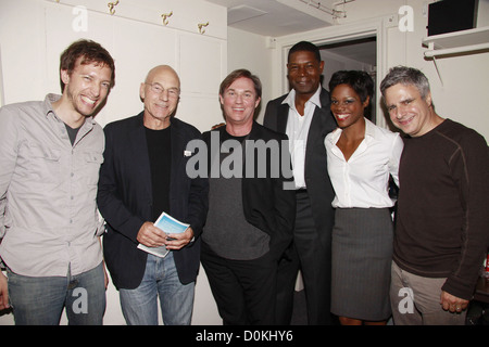 Michael Friedman, Patrick Stewart, Richard Thomas, Dennis Haysbart, Afton C Williamson e Neil Pepe la chiusura notturna del Foto Stock