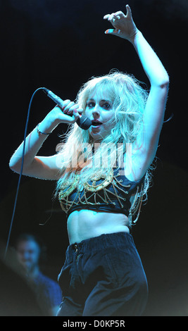 Diana Vickers V Festival che si tiene a Hylands Park - Prestazioni - Giorno Due Chelmsford, Inghilterra Foto Stock