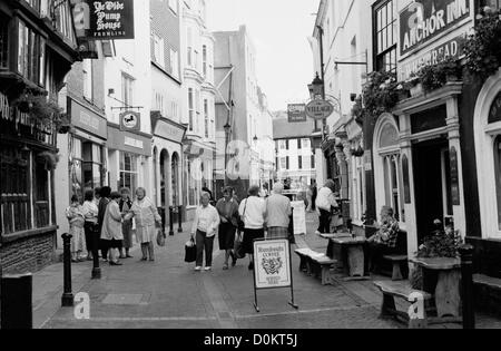 George street in Hastings Old Town prese nel 1989. Foto Stock