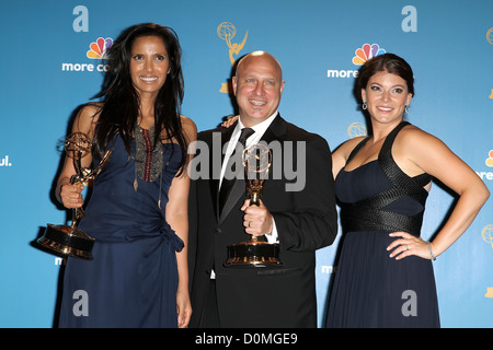 Padma Lakshmi Tom Colicchio e Gail Simmons nd Primetime Emmy Awards (l'Emmy) presso la kia TheaterPress Room Foto Stock