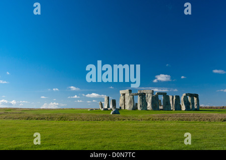 Stonehenge, antico patrimonio dell'umanità. Costruito circa 3100-1600BC, nel Wiltshire, Inghilterra. Foto Stock