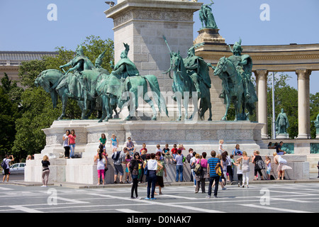 Millennium un monumento sulla Piazza degli Eroi in Budapest, Ungheria. Foto Stock