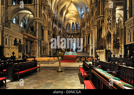 Xii secolo coro all'interno della Cattedrale di Canterbury nella città medievale di Canterbury, nel Kent, England, Regno Unito Foto Stock