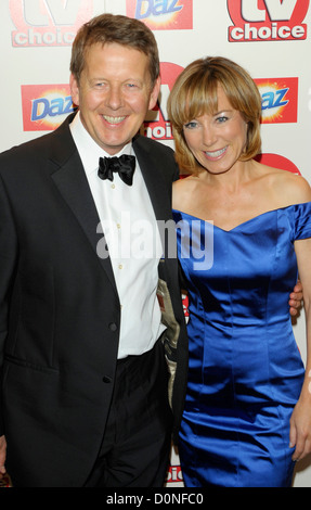 Bill Turnbull e Sian Williams TV Choice Awards 2010 presso il Dorchester arrivi - Londra, Inghilterra - 06.09.10 Foto Stock