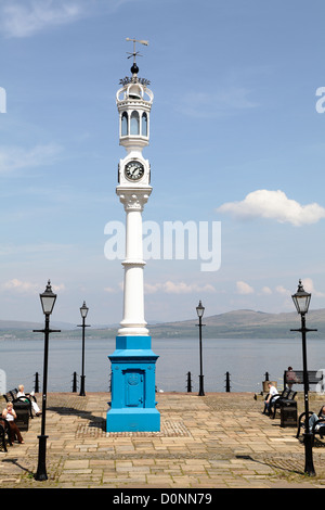 Il ferro battuto Customhouse Quay torre dell orologio accanto a Firth of Clyde a Greenock, Inverclyde, Scotland, Regno Unito Foto Stock