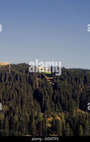 Il cavo Jschalp ascensore per auto, la prima fase di sollevamento per il Davos Jakobshorn Grigioni Svizzera Foto Stock