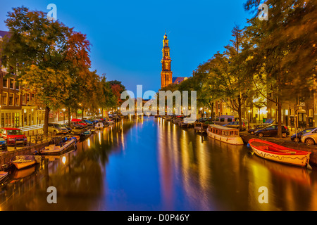 Chiesa occidentale sul canale Prinsengracht in Amsterdam Foto Stock