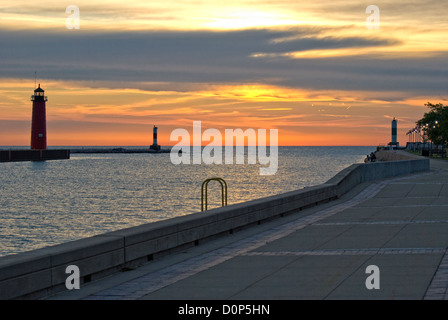 Sunrise in Kenosha porto. Foto Stock