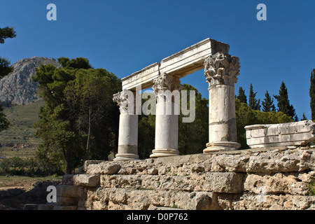 Corinto antico sito al Peloponneso, Grecia. Tempio di Hera Foto Stock