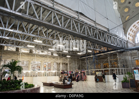 WASHINGTON DC, Stati Uniti — riparazioni e lavori di ristrutturazione alla Union Station di Washington DC. Alcune delle riparazioni sono state rese necessarie dai danni sismici alla struttura storica. Foto Stock