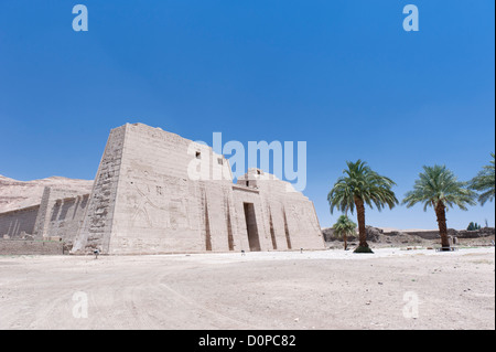 Medinat Habu - Ramses III la magnifica memorial temple sulla sponda ovest, Luxor, Egitto. Foto Stock