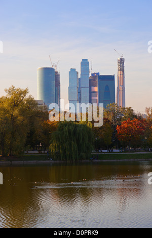 I moderni grattacieli in città di Mosca Russia Foto Stock
