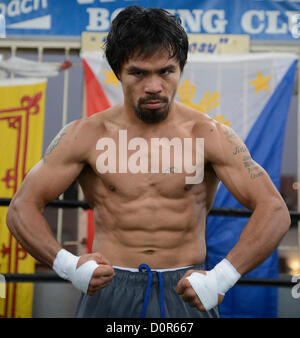 Nov 27,2012. Hollywood CA. Stati Uniti d'America. Fighter del decennio Manny Ã'PacmanÃ" Pacquiao opere outs per la scorsa settimana presso la wild card palestra in Hollywood ca. Manny Pacquiao sarà lotta contro il Messico di Juan Marquez per la quarta volta Sabato 8 Dicembre al MGM Grand Garden Arena di Las Vegas, (credito Immagine: © Gene Blevins/ZUMAPRESS.com) Foto Stock