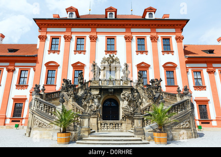 Palazzo Troja summer view a Praga, Repubblica Ceca. Costruito dal 1679 al 1691. Architetto Jean Baptiste Mathey Foto Stock