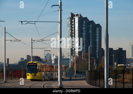 Tram Metrolink durante il test sulla East Manchester Linea, Nuovo Islington, Ancoats, Manchester, Inghilterra, Regno Unito Foto Stock