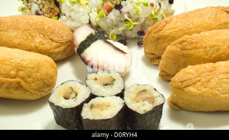 Mix di diversi piatti Giapponesi, sushi, tofu, granchio Foto Stock