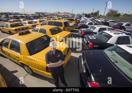 Nov. 12, 2012 - Los Angeles, California (CA, Stati Uniti - Ray Claridge, proprietario del Cinema di veicoli. (Credito Immagine: © Ringo Chiu/ZUMAPRESS.com) Foto Stock