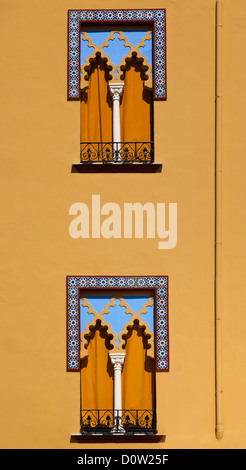 Windows in stile arabo a Cordoba Spagna Foto Stock