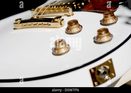 Close up white Gibson Les Paul chitarra Foto Stock