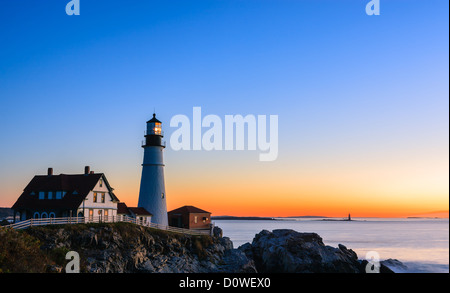 Portland Head Light è un storico Faro di Cape Elizabeth, Maine Foto Stock