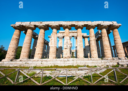 In stile dorico tempio di Hera di Paestum, costruito intorno al 550 a.c. da coloni greci da Sibari, Foto Stock
