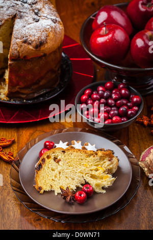 Fette di panettone - Italiano tradizionale torta di Natale Foto Stock