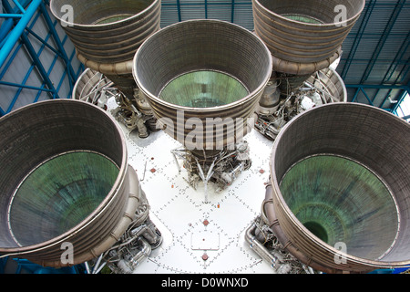 Saturn V motori a razzo al Kennedy Space Center in Florida Foto Stock