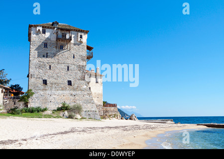 Torre di Ouranoupolis in Calcidica nei pressi del Monte Athos in Grecia Foto Stock