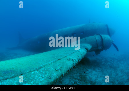 Freediver e wreckplan Douglas Dakota, Mare mediterraneo, Kash, Turchia Foto Stock