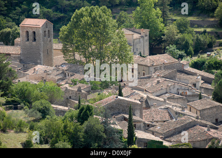 Storico borgo medievale, Saint Guilhem le Desert, Herault, Languedoc-Roussillon, Francia, Europa Foto Stock