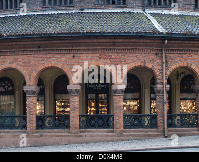 Kirkeristen Oslo Norvegia, Duomo Vecchio Bazar, ha molte attività diverse, qui negozio di vendita utilizzato oro e argento della pasticceria o della biscotteria Foto Stock