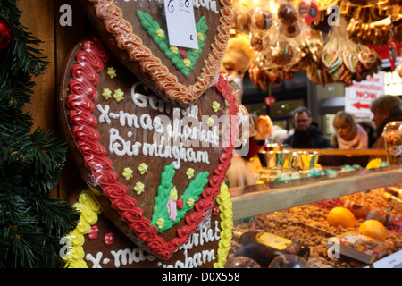 Le bancarelle del mercato sul birmingham mercatino di Natale, talvolta chiamato Francoforte il mercatino di natale a Birmingham Regno Unito Foto Stock