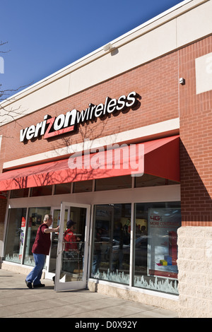 Verizon Wireless Store, ad un centro commerciale di Maryland, Stati Uniti d'America Foto Stock