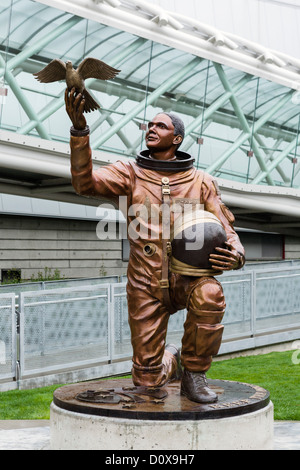 Statua della navetta Columbia astronauta Lt. Col. Michael P Anderson, il Museo del Volo, Seattle, Washington, Stati Uniti d'America Foto Stock