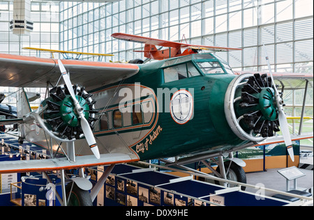 Un 1929 Boeing Modello 80-A1 aerei per il trasporto di passeggeri, la grande galleria, il Museo del Volo, Seattle, Washington, Stati Uniti d'America Foto Stock