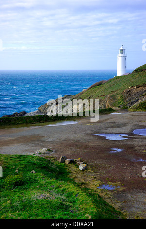 Uno dei sette spiagge circostanti la costa presso il St Merryn, Cornwall. Foto Stock