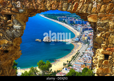 Spagna, Europa, Catalonia, Costa Barava, Blanes, città, Sa Palomera, Blanes, spiaggia, blu brillante, costa, colorata, Costa Brava, g Foto Stock