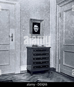 Ritratto, Adolf Hitler, soggiorno, Eva Brauns dispone di camere, Berchtesgaden, Germania, 1937, Foto Stock